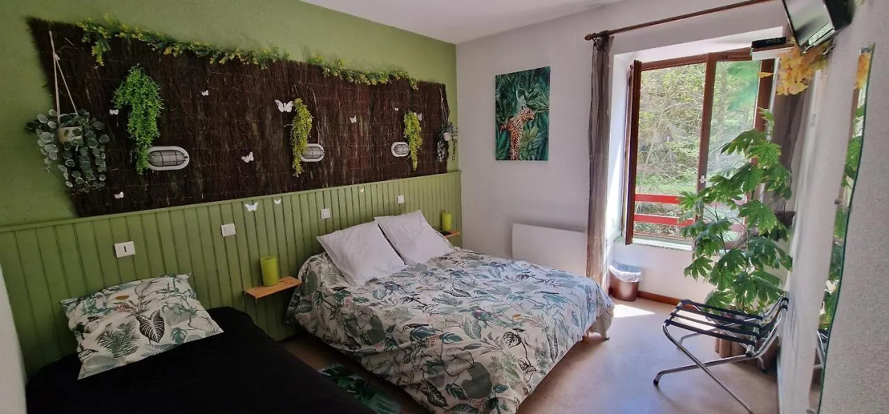 Chambres D'Hotes Les Lits Des Fees Saint-Floret